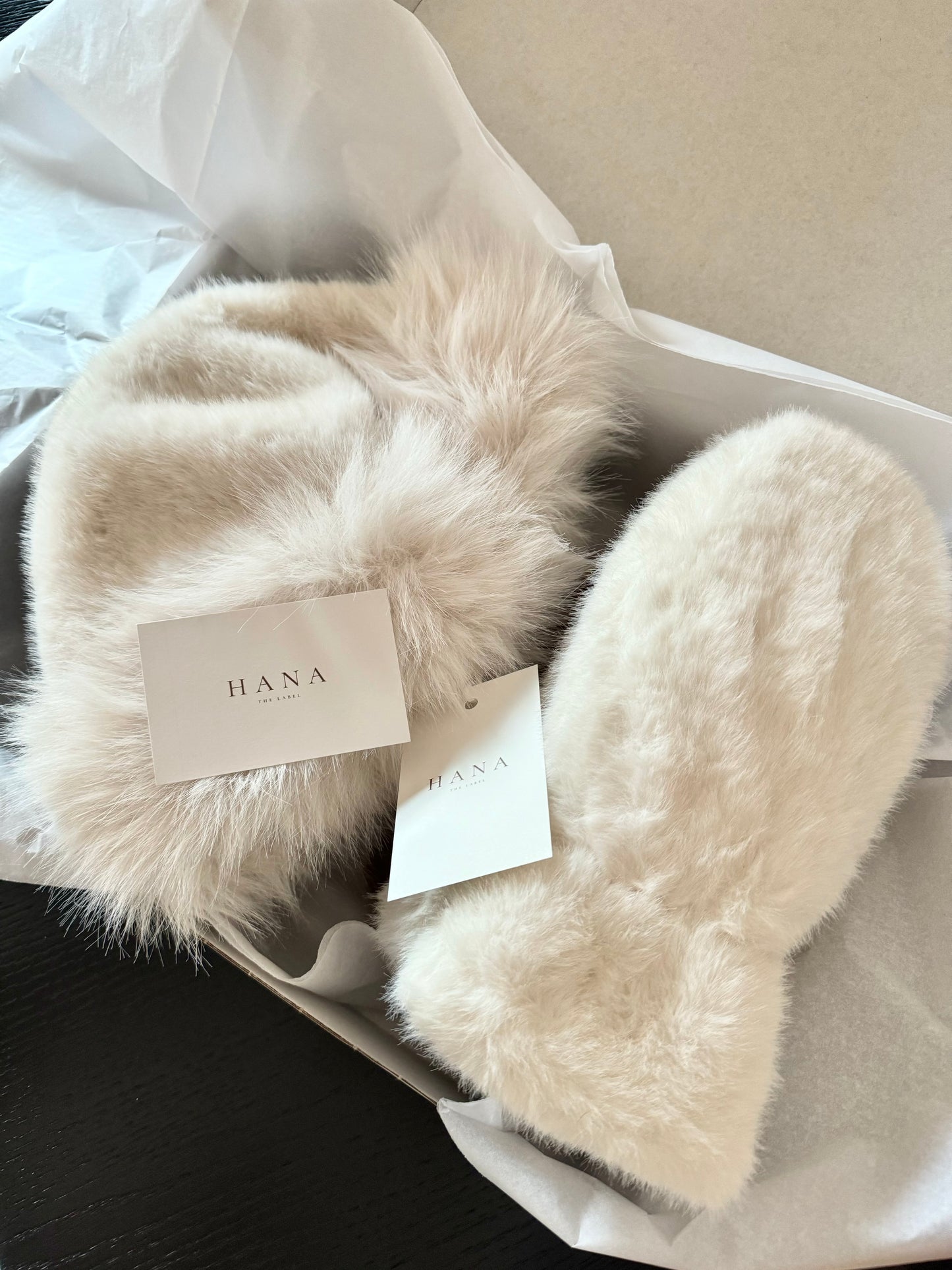 (Pre-order) Fluffy gloves white