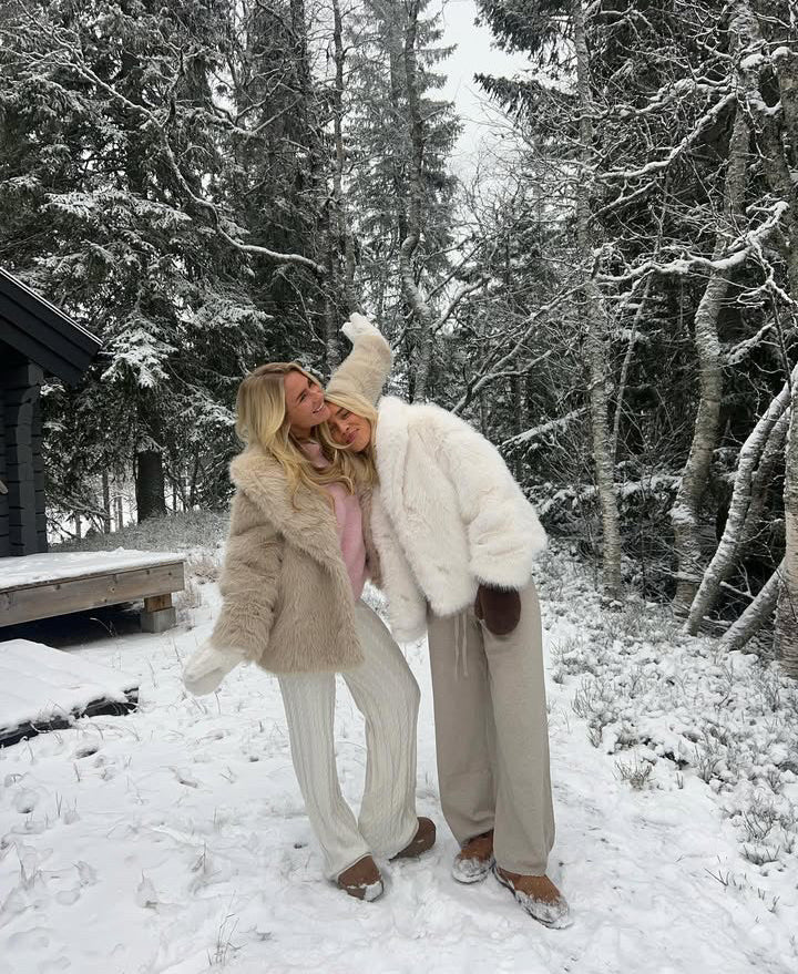 (Pre-order) Fluffy gloves white